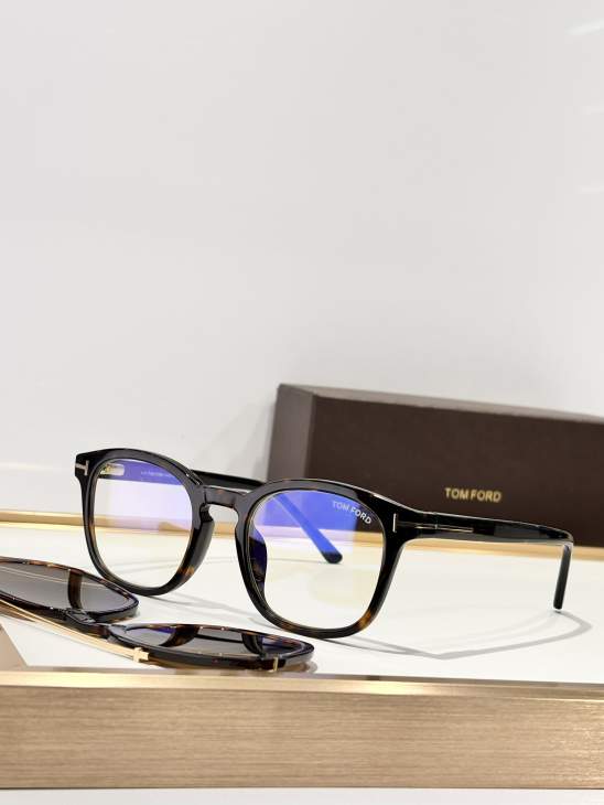Picture of Tom Ford Sunglasses _SKUfw75732090fw
